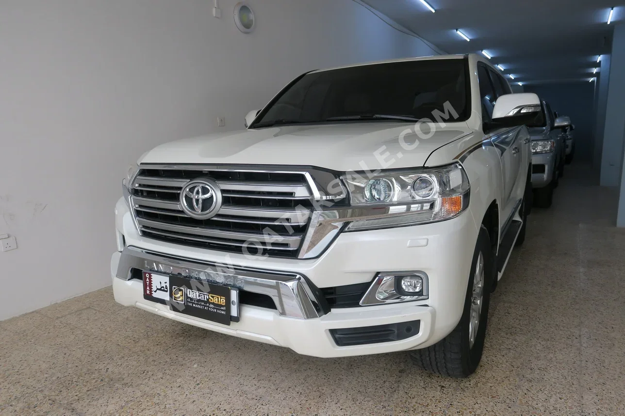 Toyota  Land Cruiser  GXR  2018  Automatic  205,000 Km  8 Cylinder  Four Wheel Drive (4WD)  SUV  Pearl