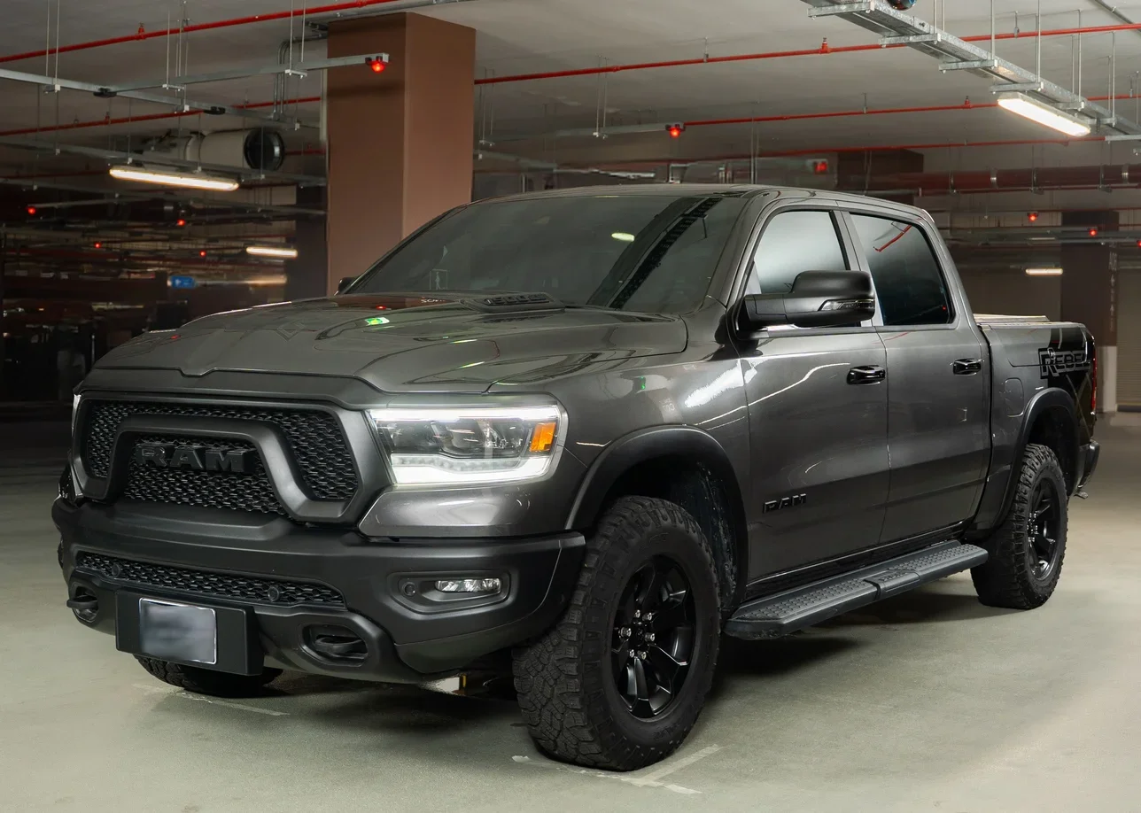 Dodge  Ram  Rebel  2024  Automatic  22,000 Km  8 Cylinder  Four Wheel Drive (4WD)  Pick Up  Gray  With Warranty