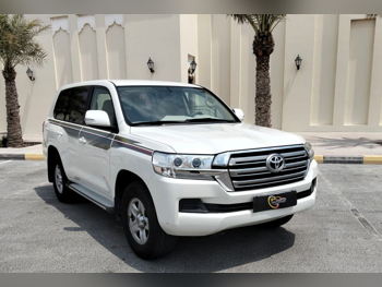 Toyota  Land Cruiser  GXR  2017  Automatic  168,000 Km  6 Cylinder  Four Wheel Drive (4WD)  SUV  White