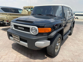 Toyota  FJ Cruiser  2013  Automatic  330,000 Km  6 Cylinder  Four Wheel Drive (4WD)  SUV  Black