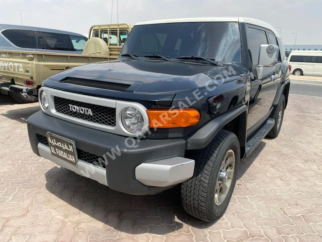 Toyota  FJ Cruiser  2013  Automatic  330,000 Km  6 Cylinder  Four Wheel Drive (4WD)  SUV  Black