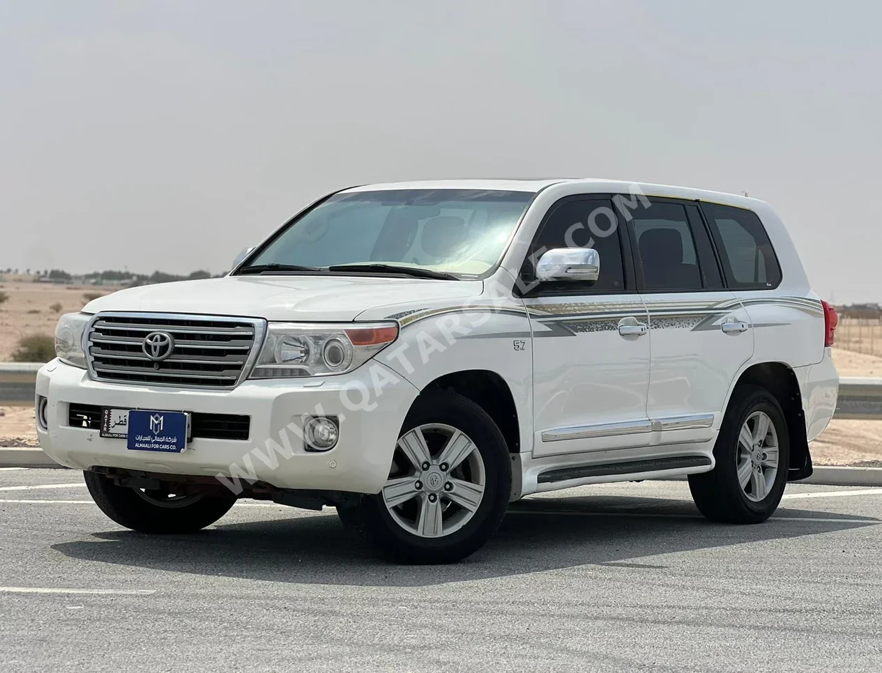 Toyota  Land Cruiser  VXR  2013  Automatic  348,000 Km  8 Cylinder  Four Wheel Drive (4WD)  SUV  White