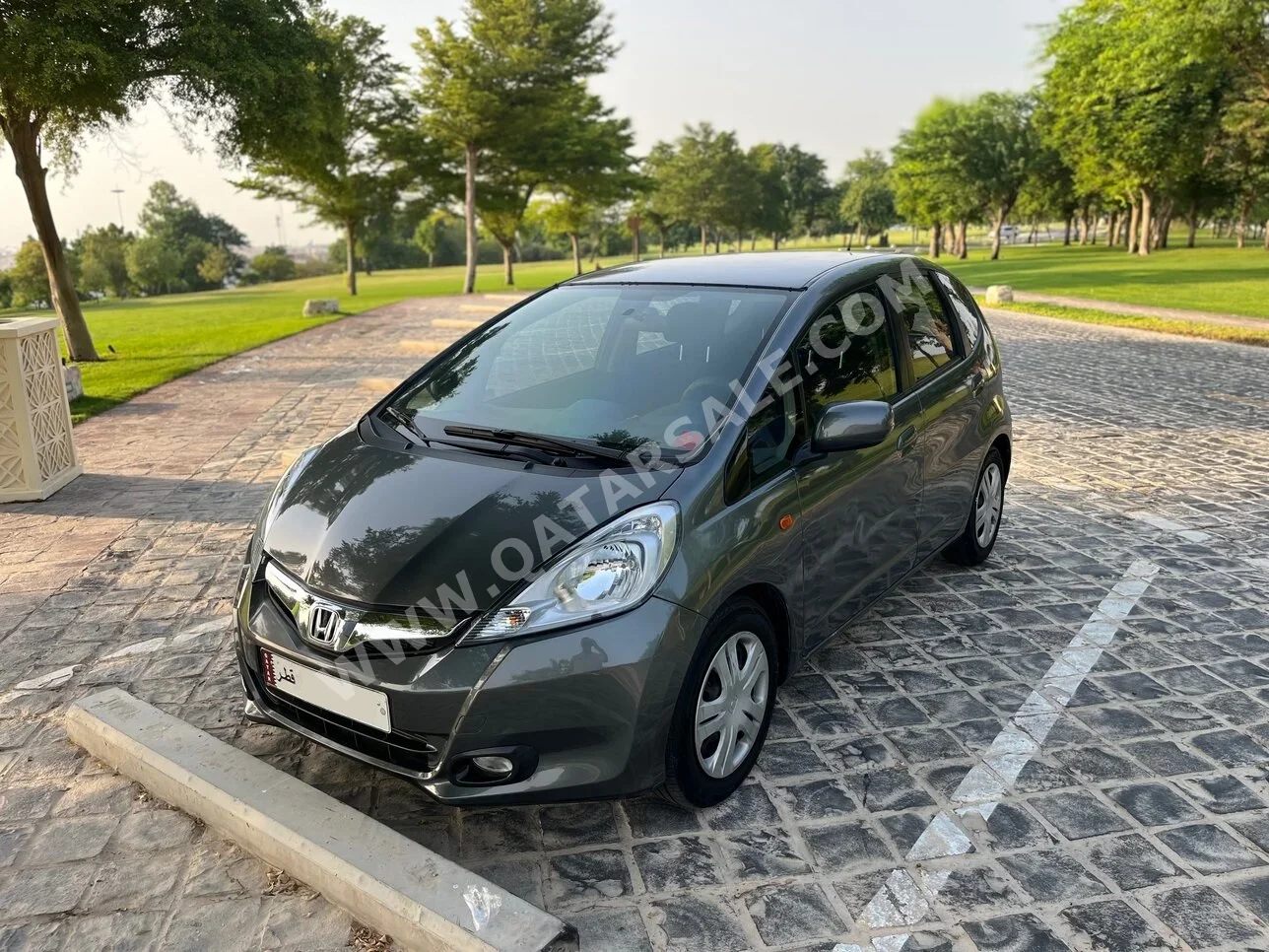 Honda  JAZZ  2014  Automatic  119,000 Km  4 Cylinder  Four Wheel Drive (4WD)  Hatchback  Gray