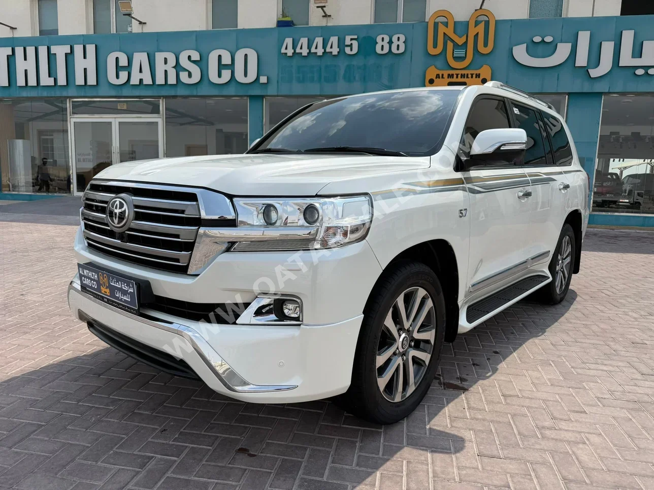Toyota  Land Cruiser  VXR  2018  Automatic  69,000 Km  8 Cylinder  Four Wheel Drive (4WD)  SUV  White