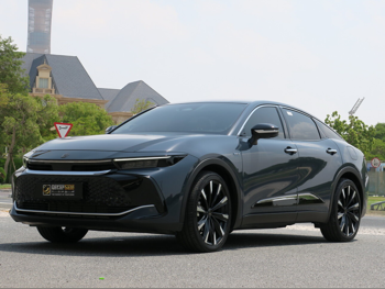 Toyota  Crown  Hybrid  2024  Automatic  11,561 Km  4 Cylinder  All Wheel Drive (AWD)  Sedan  Gray  With Warranty