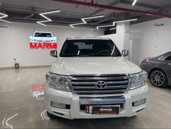 Toyota  Land Cruiser  VXR  2010  Automatic  410,000 Km  8 Cylinder  SUV  White