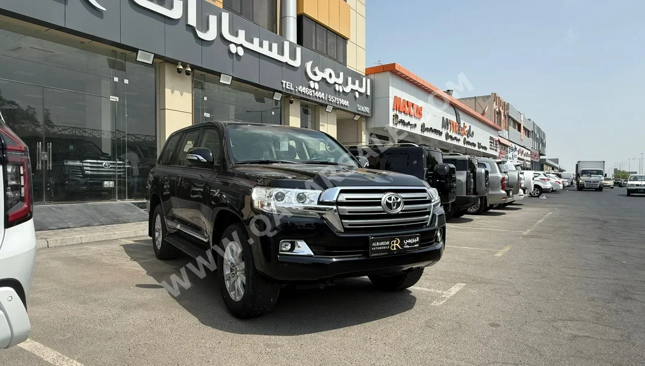 تويوتا  لاند كروزر  جي اكس ار  2021  اوتوماتيك  0 كم  6 سلندر  دفع رباعي  اس يو في  أسود