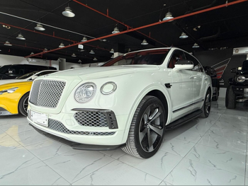 Bentley  Bentayga  2017  Automatic  85,000 Km  12 Cylinder  Four Wheel Drive (4WD)  SUV  White