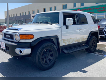 Toyota  FJ Cruiser  2018  Automatic  350,000 Km  6 Cylinder  Four Wheel Drive (4WD)  SUV  White