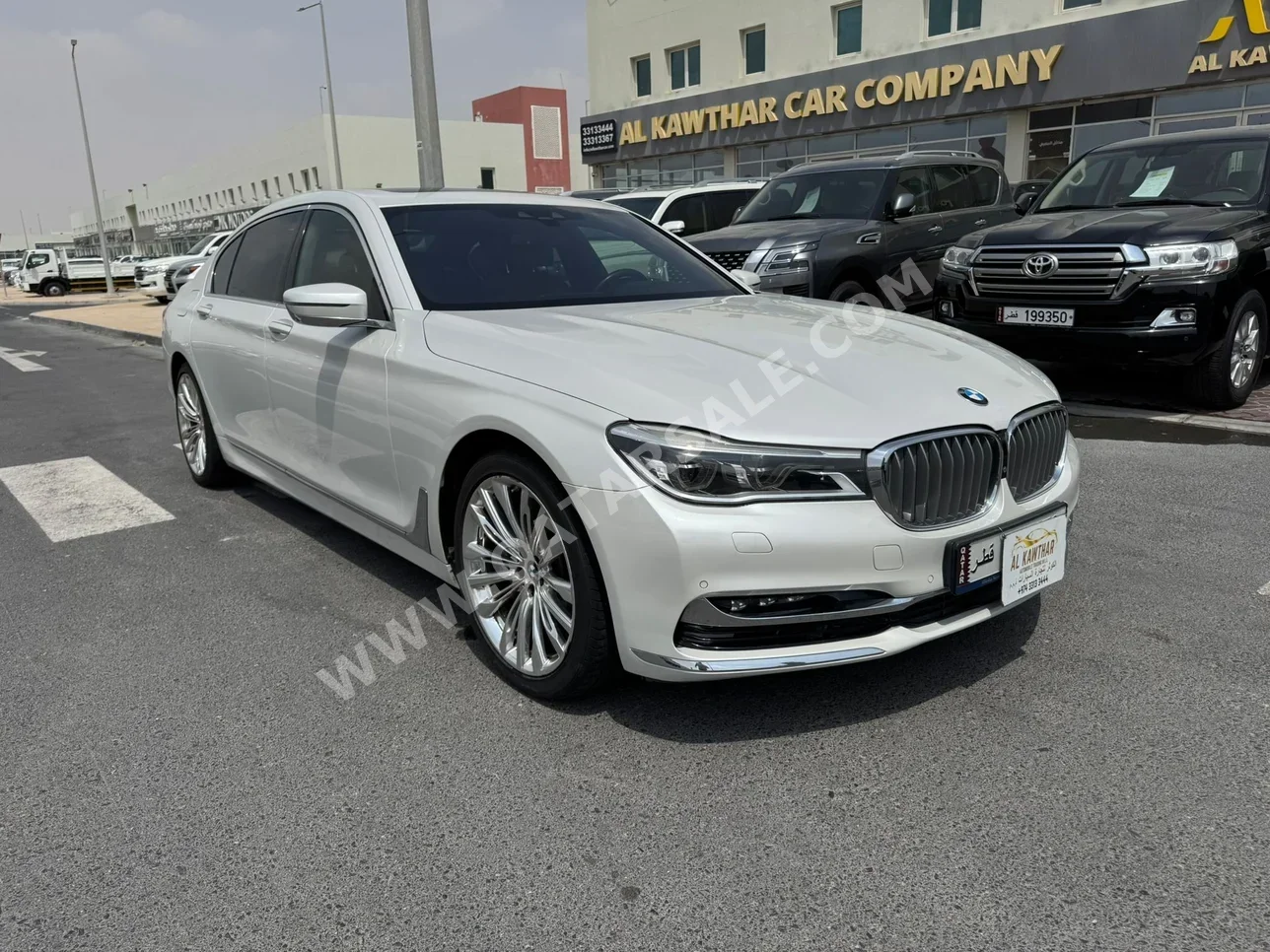 بي ام دبليو  الفئة - السابعة  740 Li  2016  اوتوماتيك  102,000 كم  6 سلندر  دفع خلفي  سيدان  أبيض