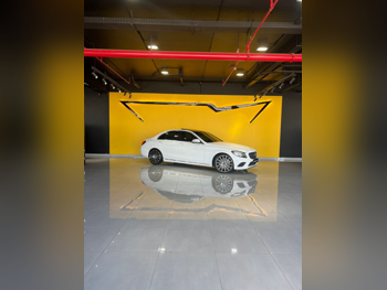 Mercedes-Benz  C-Class  300  2019  Automatic  173,000 Km  4 Cylinder  Rear Wheel Drive (RWD)  Sedan  White