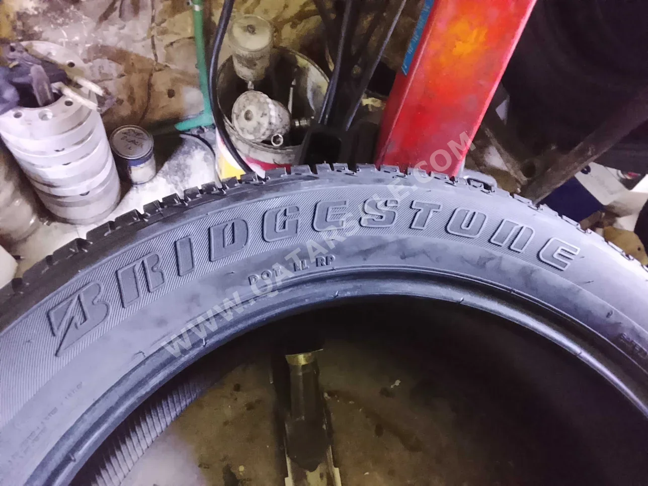 العجلات والجنوط (الرنقات) بريدجستون صنع في اليابان \  4 مواسم  22"