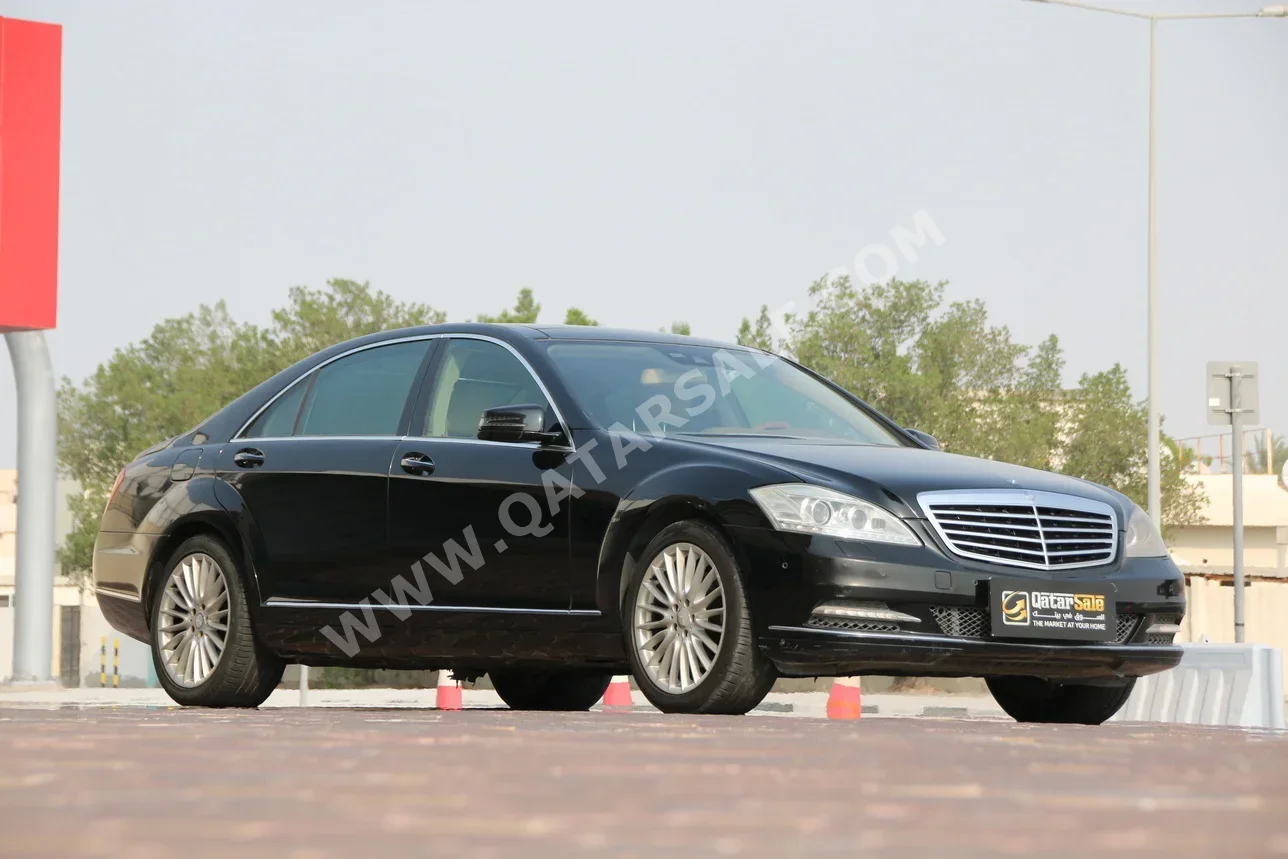 Mercedes-Benz  S-Class  300  2012  Automatic  252,000 Km  6 Cylinder  Rear Wheel Drive (RWD)  Sedan  Black