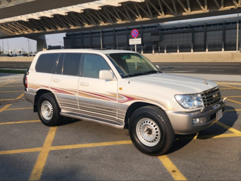 Toyota  Land Cruiser  GXR  2006  Automatic  207,500 Km  6 Cylinder  Four Wheel Drive (4WD)  SUV  White
