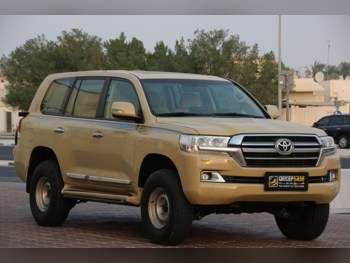 Toyota  Land Cruiser  GXR  2018  Automatic  186,000 Km  6 Cylinder  Four Wheel Drive (4WD)  SUV  Beige