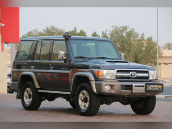 Toyota  Land Cruiser  Hard Top  2019  Manual  14,700 Km  8 Cylinder  Four Wheel Drive (4WD)  SUV  Gray