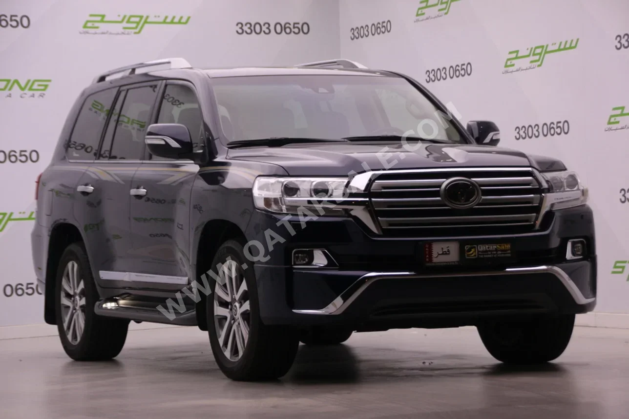 Toyota  Land Cruiser  VXS  2017  Automatic  48,000 Km  8 Cylinder  Four Wheel Drive (4WD)  SUV  Black