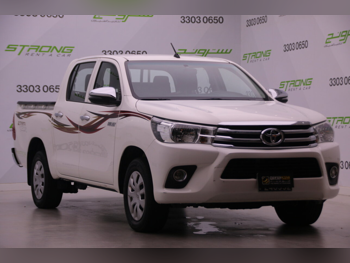 Toyota  Hilux  2022  Automatic  133,000 Km  4 Cylinder  Front Wheel Drive (FWD)  Pick Up  White