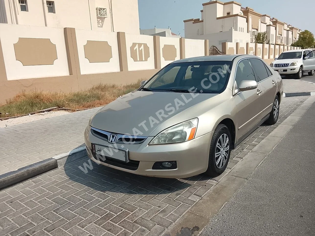 هوندا  اكورد  2006  اوتوماتيك  240,000 كم  4 سلندر  سحب امامي  سيدان  ذهبي