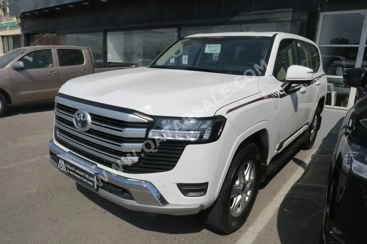 Toyota  Land Cruiser  GXR Twin Turbo  2022  Automatic  121,000 Km  6 Cylinder  Four Wheel Drive (4WD)  SUV  White