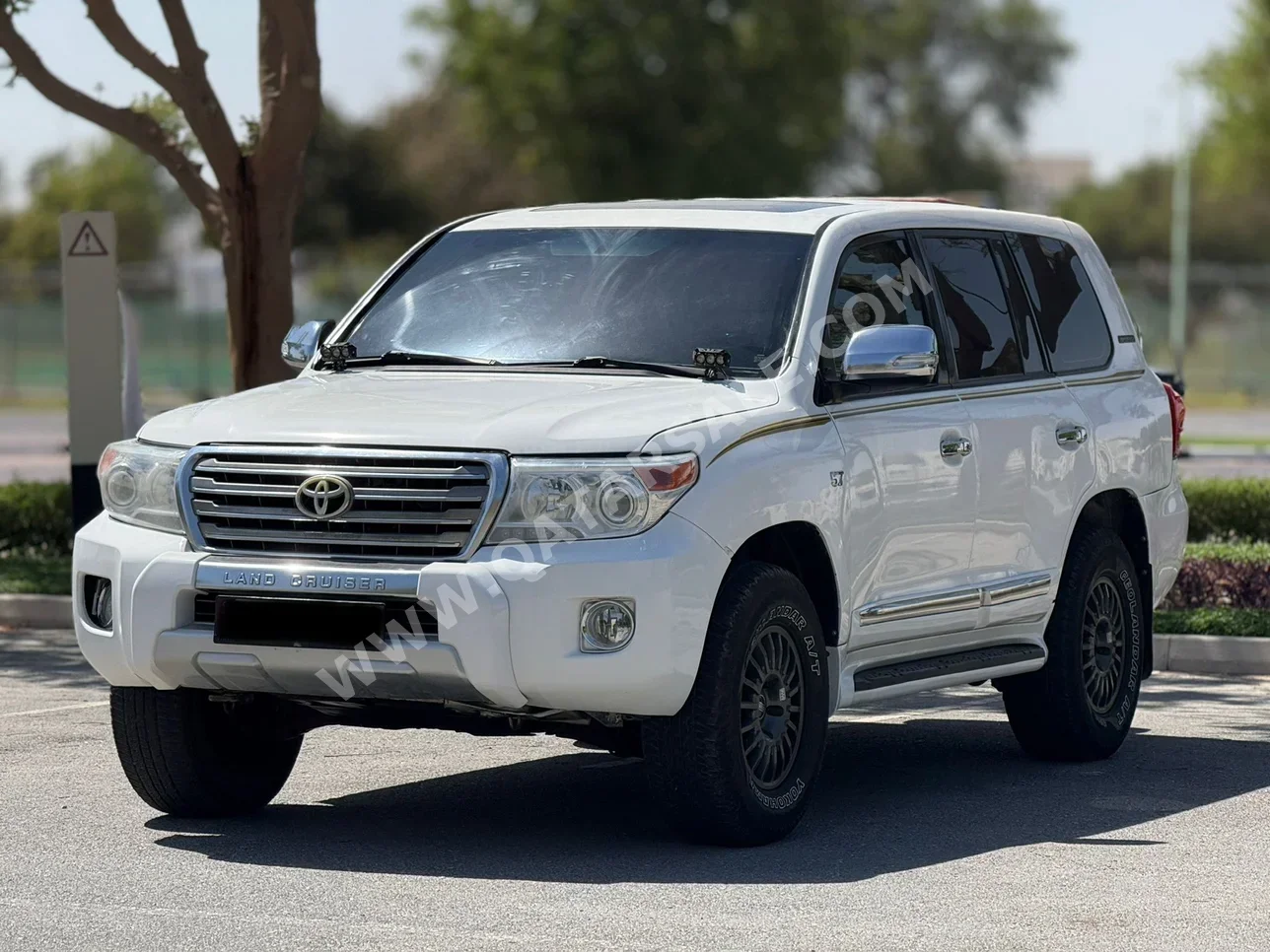 Toyota  Land Cruiser  GXR  2009  Automatic  280,000 Km  8 Cylinder  Four Wheel Drive (4WD)  SUV  White