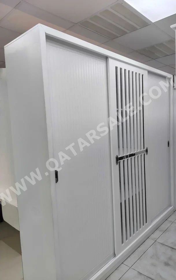 خزائن ودواليب الملابس والزينة - دوحة فيرنيتشر - خزائن - أبيض