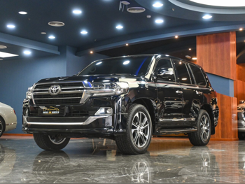 Toyota  Land Cruiser  GXR- Grand Touring  2020  Automatic  187,000 Km  8 Cylinder  Four Wheel Drive (4WD)  SUV  Black