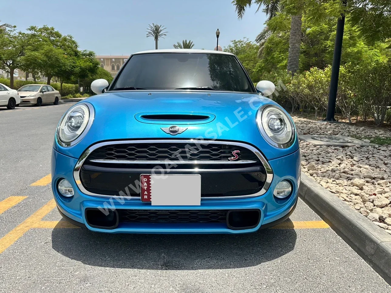 Mini  Cooper  S  2018  Automatic  70,500 Km  4 Cylinder  Front Wheel Drive (FWD)  Hatchback  Blue and White