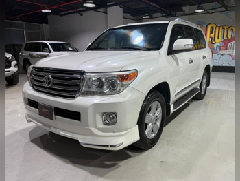 Toyota  Land Cruiser  VXR  2013  Automatic  243,000 Km  8 Cylinder  Four Wheel Drive (4WD)  SUV  White
