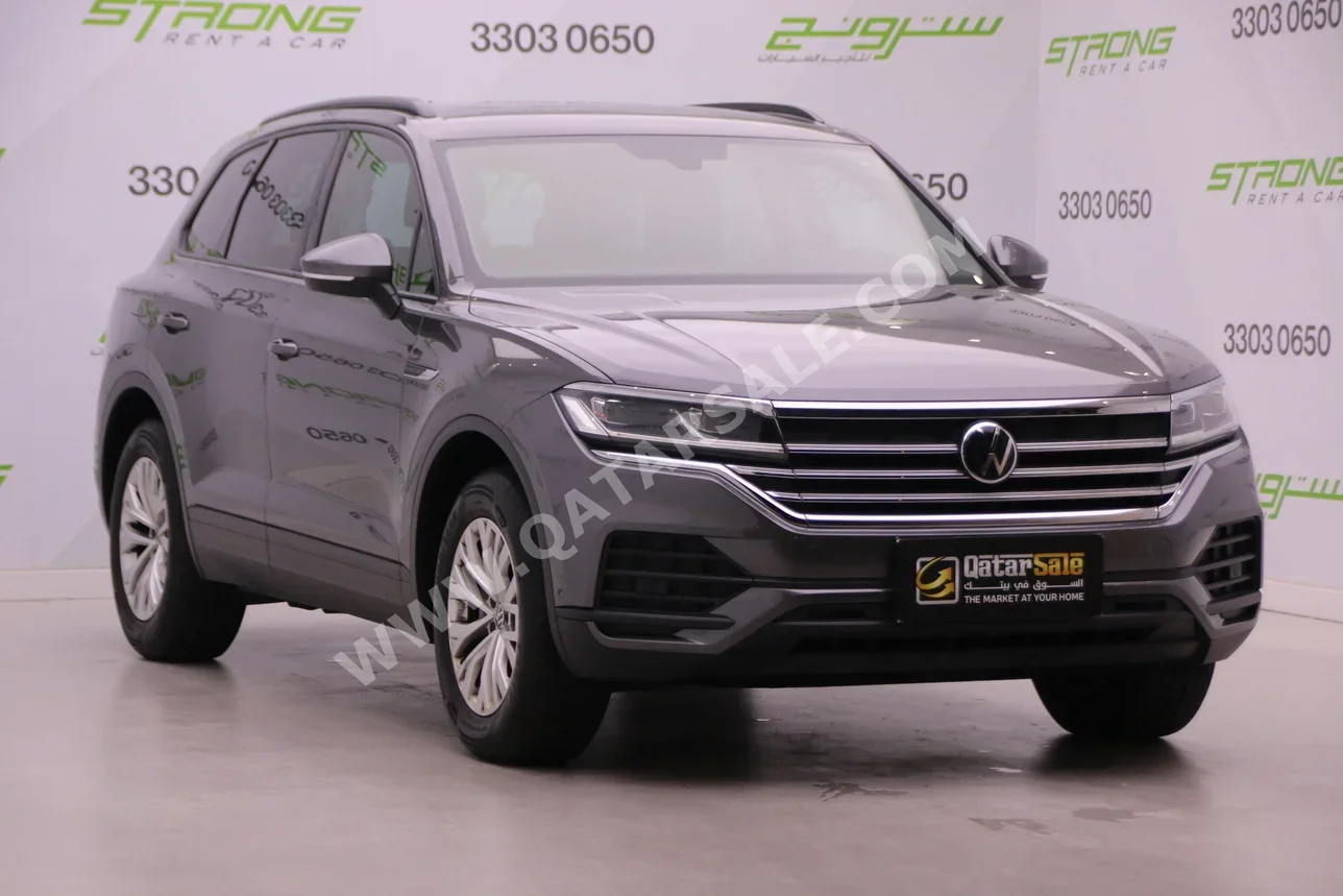Volkswagen  Touareg  2023  Automatic  44,000 Km  6 Cylinder  All Wheel Drive (AWD)  SUV  Gray  With Warranty