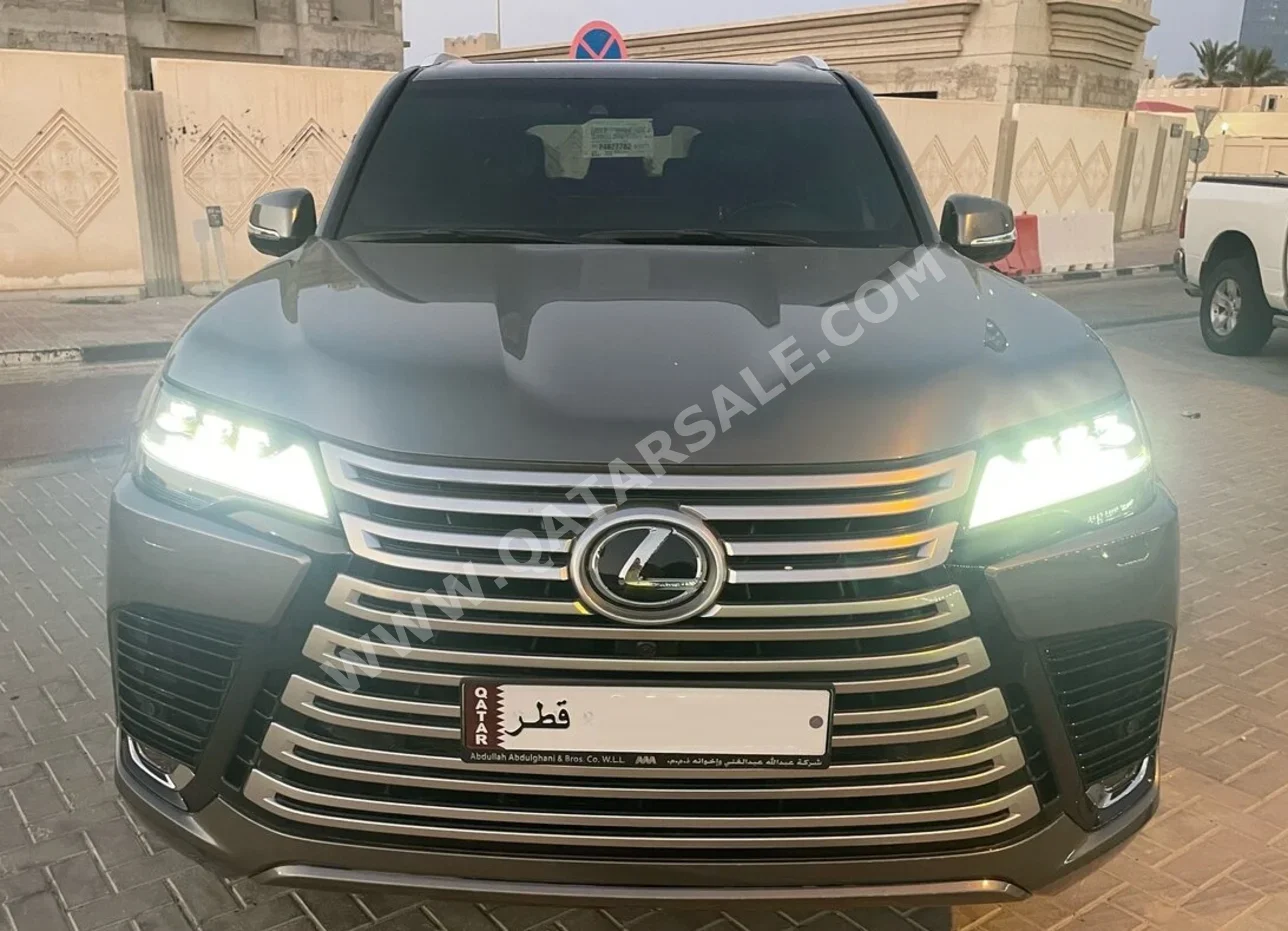 Lexus  LX  600 Luxury  2023  Automatic  35,000 Km  8 Cylinder  Four Wheel Drive (4WD)  SUV  Gray Matte