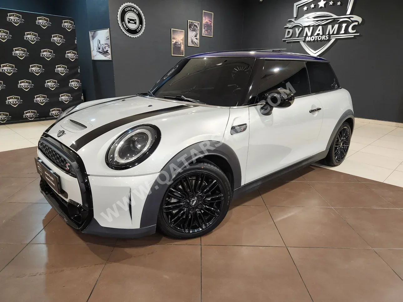Mini  Cooper  S  2022  Automatic  82,000 Km  4 Cylinder  Front Wheel Drive (FWD)  Hatchback  Gray