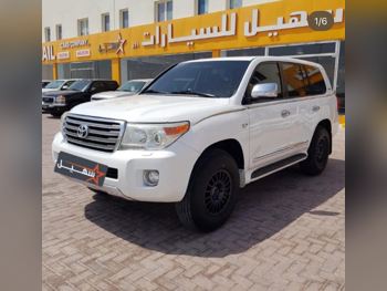 Toyota  Land Cruiser  VXR  2015  Automatic  461,000 Km  8 Cylinder  Four Wheel Drive (4WD)  SUV  White