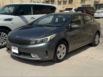 كيا  سيراتو  2018  اوتوماتيك  220,000 كم  4 سلندر  سحب امامي  سيدان  رمادي