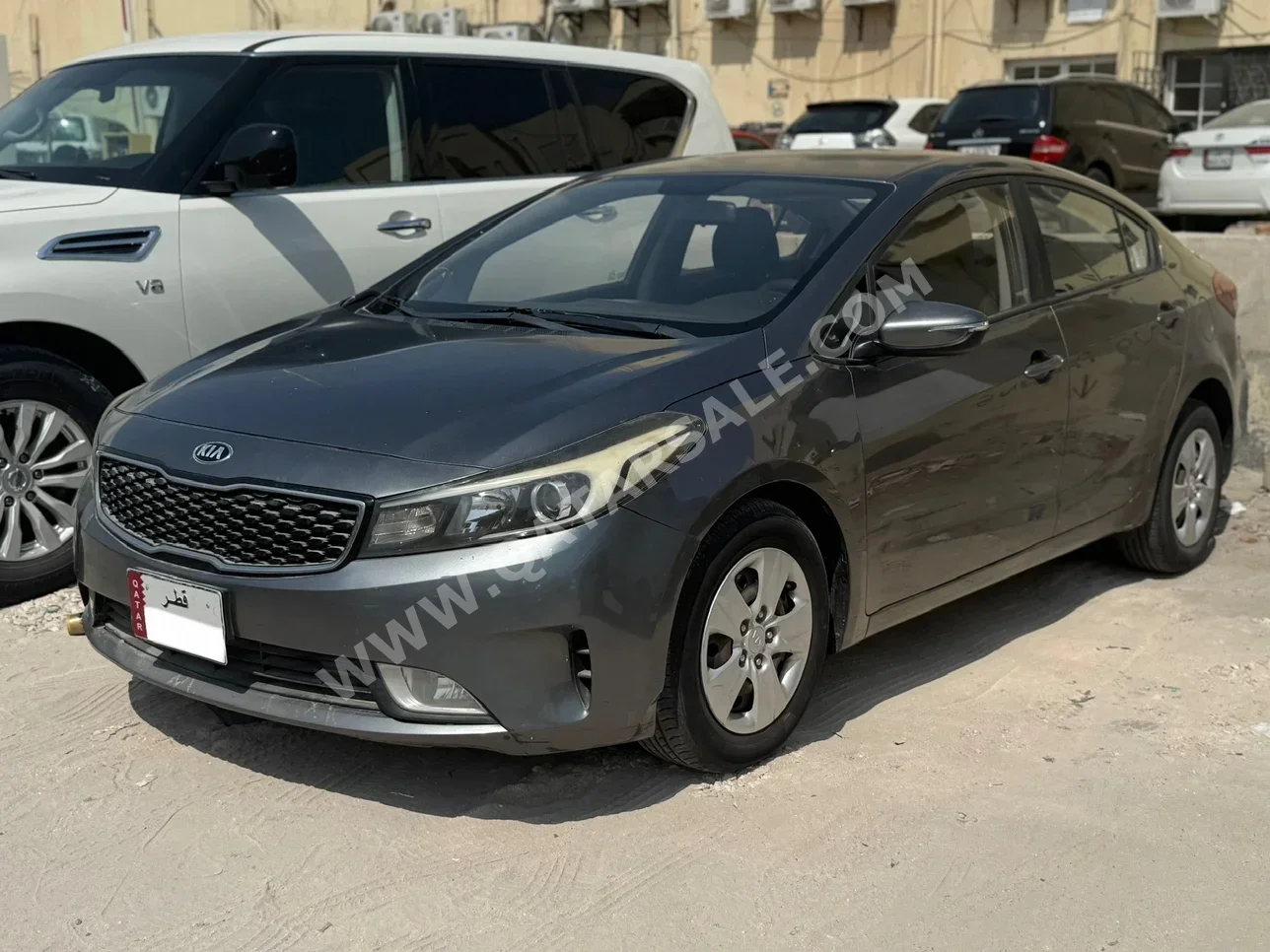 كيا  سيراتو  2018  اوتوماتيك  220,000 كم  4 سلندر  سحب امامي  سيدان  رمادي