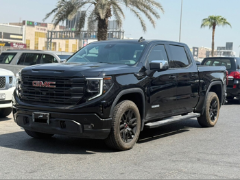 GMC  Sierra  Elevation  2024  Automatic  4,000 Km  8 Cylinder  Four Wheel Drive (4WD)  Pick Up  Black  With Warranty