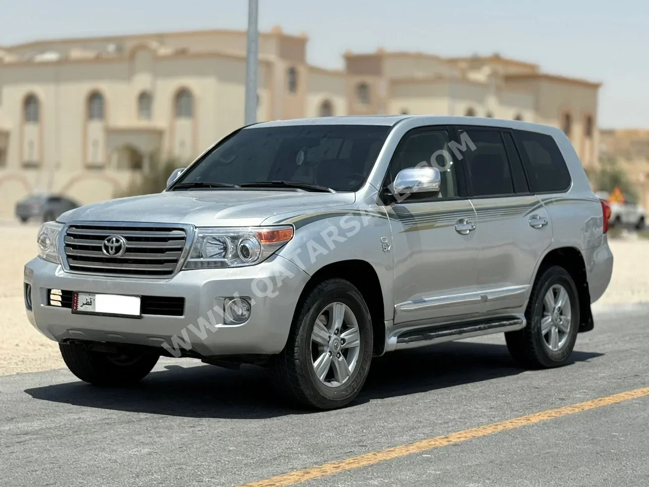 Toyota  Land Cruiser  VXR  2009  Automatic  279,000 Km  8 Cylinder  Four Wheel Drive (4WD)  SUV  Silver
