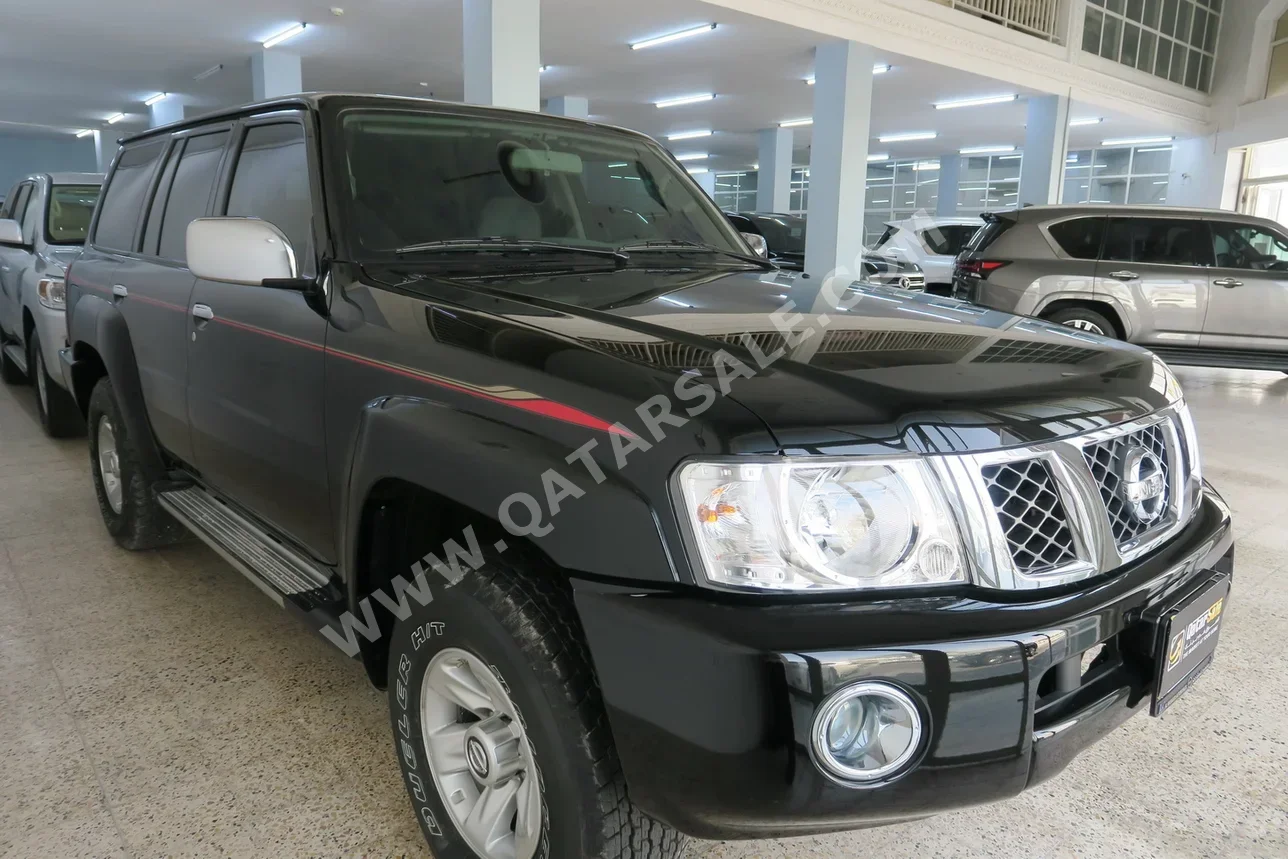 Nissan  Patrol  Safari  2024  Manual  16,000 Km  6 Cylinder  Four Wheel Drive (4WD)  SUV  Black  With Warranty