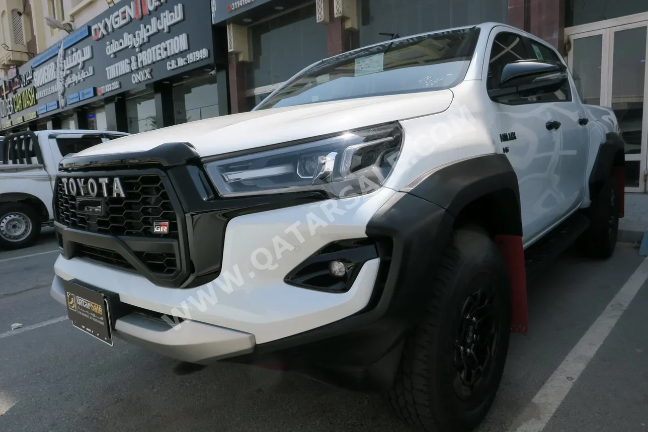 Toyota  Hilux  GR Sport  2025  Automatic  0 Km  6 Cylinder  Four Wheel Drive (4WD)  Pick Up  White  With Warranty