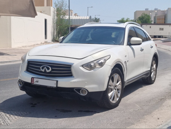 Infiniti  QX  70  2014  Automatic  55,000 Km  6 Cylinder  Four Wheel Drive (4WD)  SUV  White