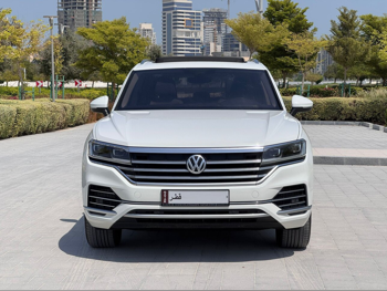 Volkswagen  Touareg  Highline plus  2020  Automatic  45,000 Km  6 Cylinder  Four Wheel Drive (4WD)  SUV  White