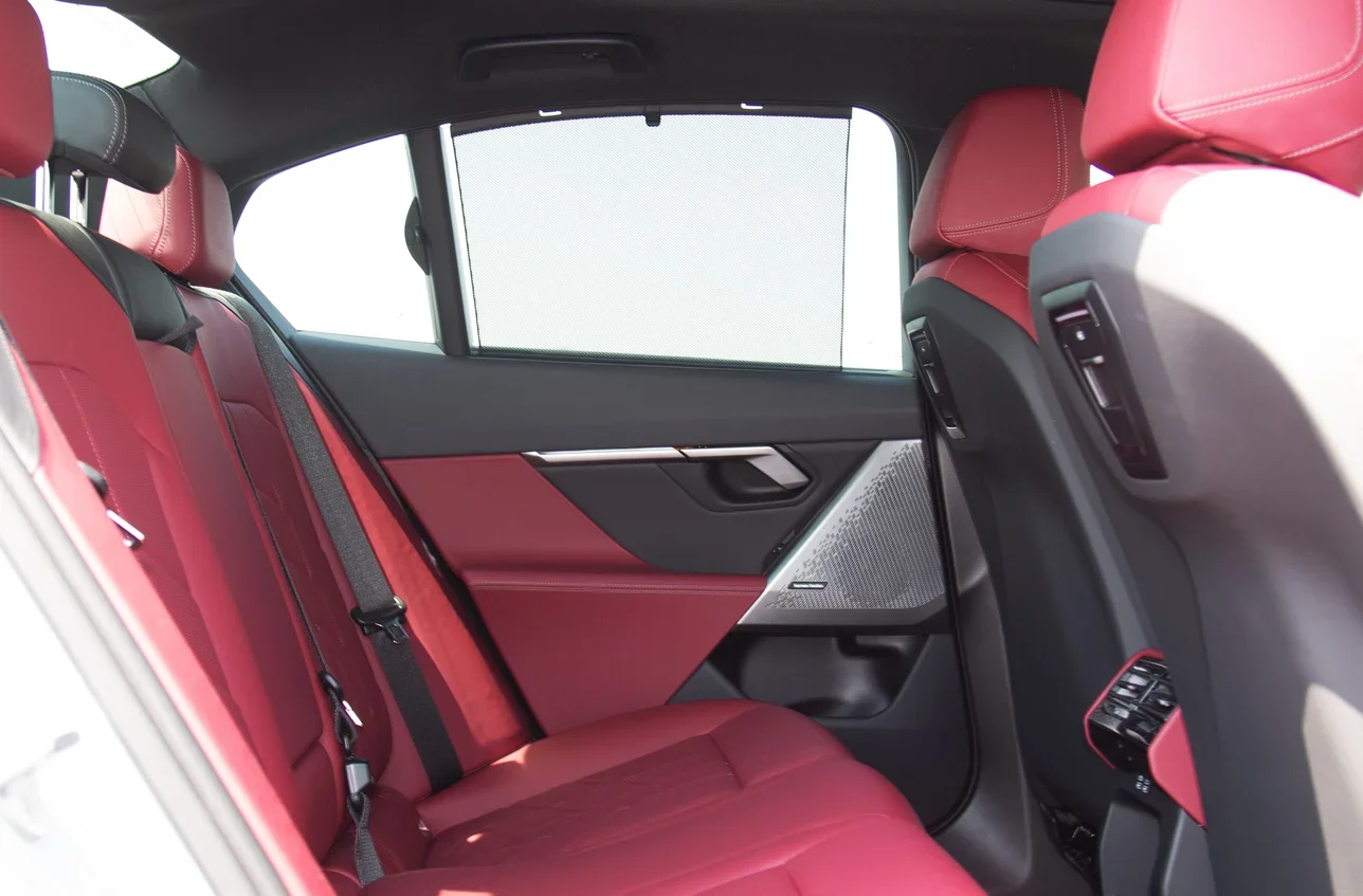 بي ام دبليو 520 اي 4 سلندر سيدان رمادي 2024