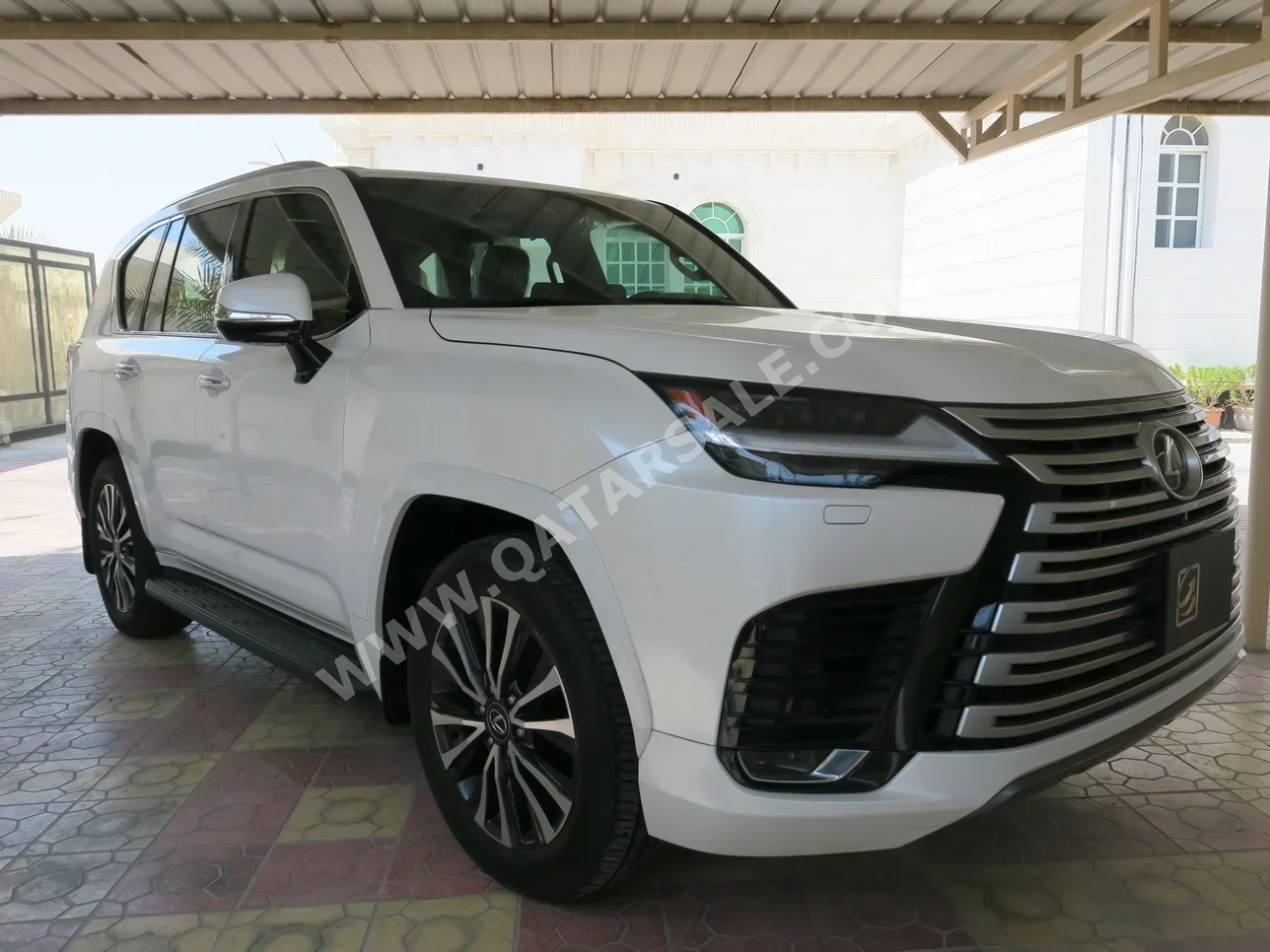 Lexus  LX  600 Luxury  2024  Automatic  23,000 Km  6 Cylinder  Four Wheel Drive (4WD)  SUV  White  With Warranty