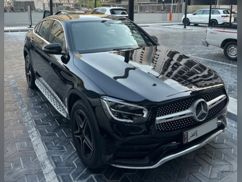 مرسيدس - بنز  جي ال سي  200  2023  اوتوماتيك  32,000 كم  4 سلندر  دفع رباعي  اس يو في  أسود  تحت الضمان