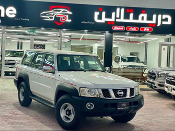 نيسان  باترول  جي ال  2006  اوتوماتيك  100,000 كم  8 سلندر  دفع رباعي  اس يو في  أبيض
