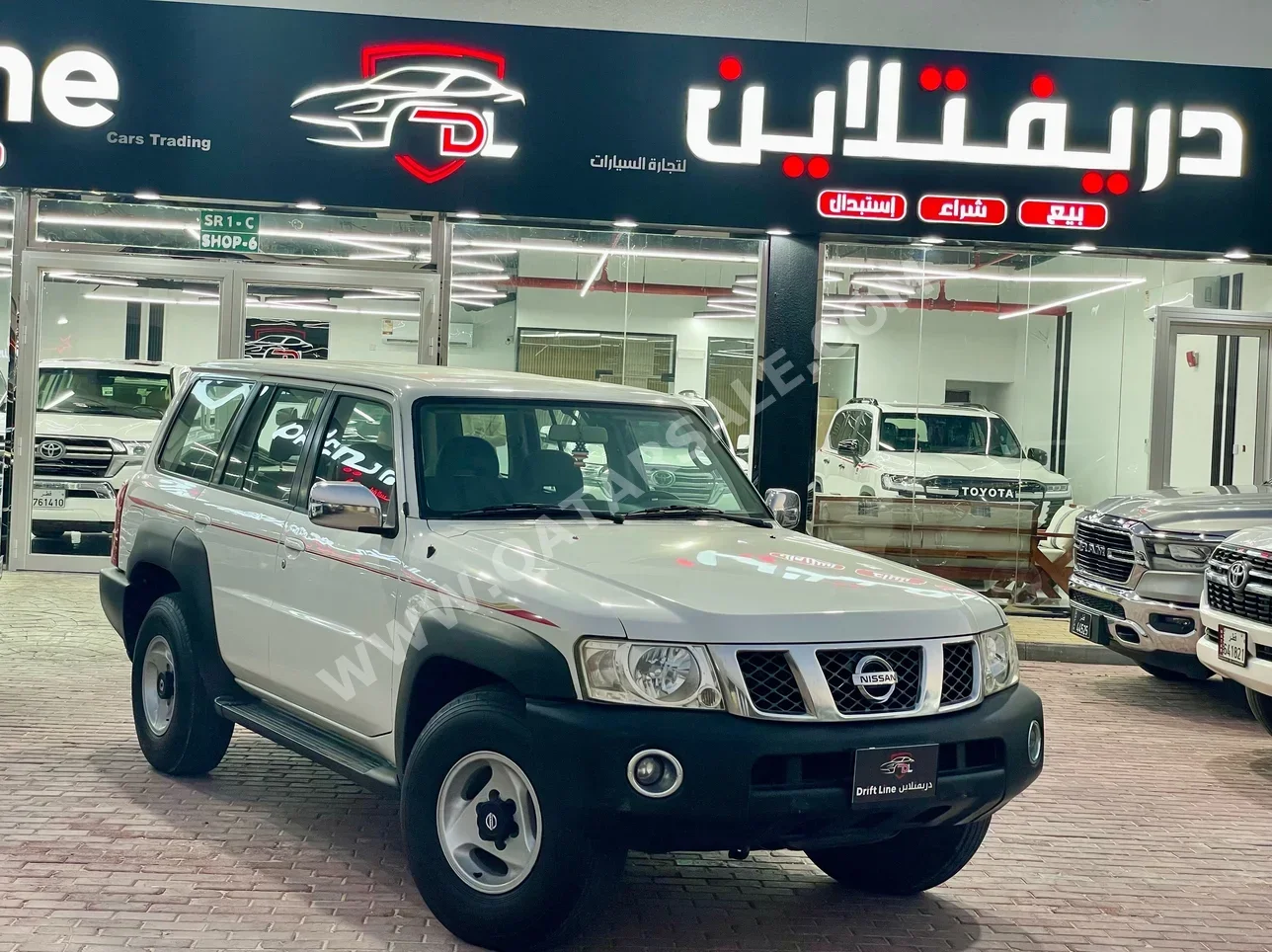 نيسان  باترول  جي ال  2006  اوتوماتيك  100,000 كم  8 سلندر  دفع رباعي  اس يو في  أبيض