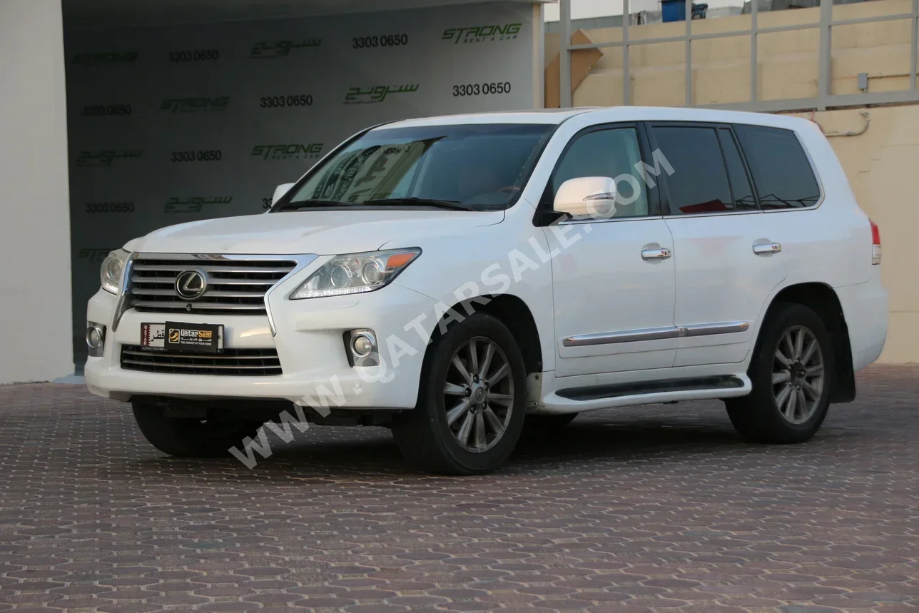Lexus  LX  570  2013  Automatic  409,000 Km  8 Cylinder  Four Wheel Drive (4WD)  SUV  White