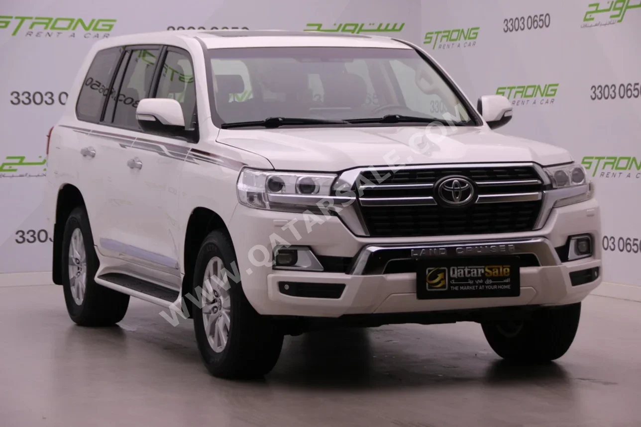 Toyota  Land Cruiser  GXR  2021  Automatic  149,000 Km  8 Cylinder  Four Wheel Drive (4WD)  SUV  White