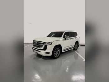 Toyota  Land Cruiser  VX Twin Turbo  2023  Automatic  50,000 Km  6 Cylinder  Four Wheel Drive (4WD)  SUV  White  With Warranty