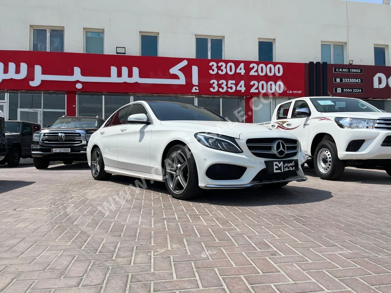 مرسيدس - بنز  سي - كلاس  200  2015  اوتوماتيك  174,000 كم  4 سلندر  دفع خلفي  سيدان  أبيض